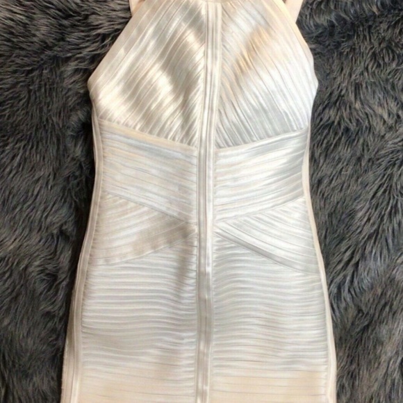 🌺BCBGMAXAZIA SLIMMING BANDAGE DRESS - Picture 3 of 14